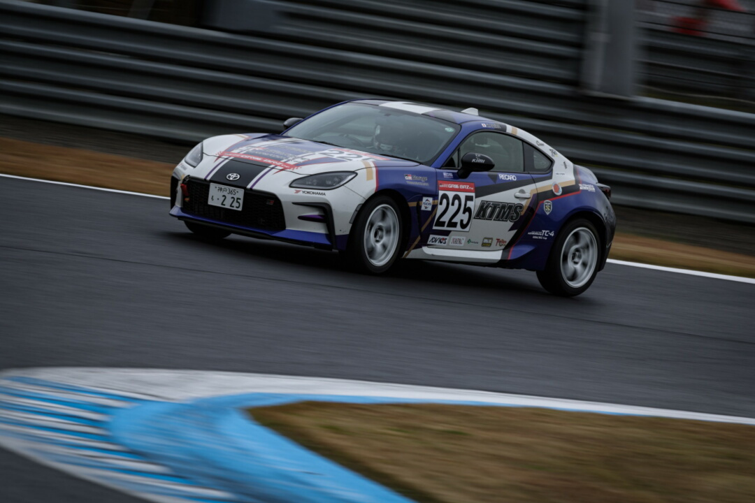 ktms-86-r8-009.jpg
