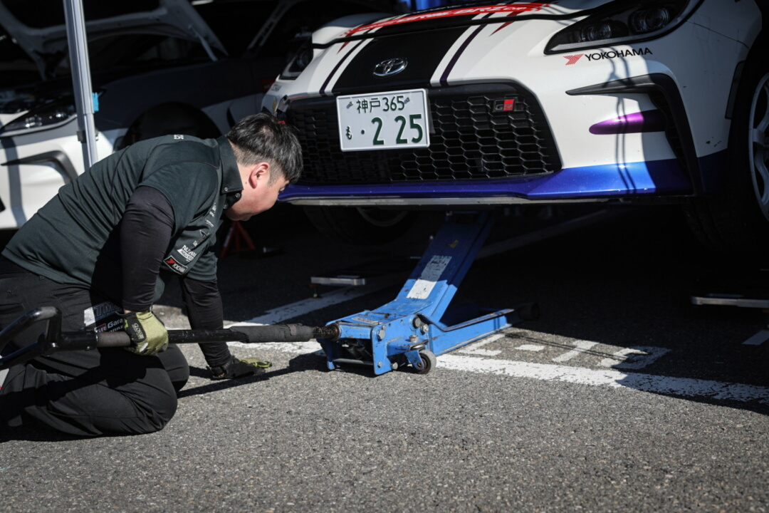 ktms-86-r8-002.jpg