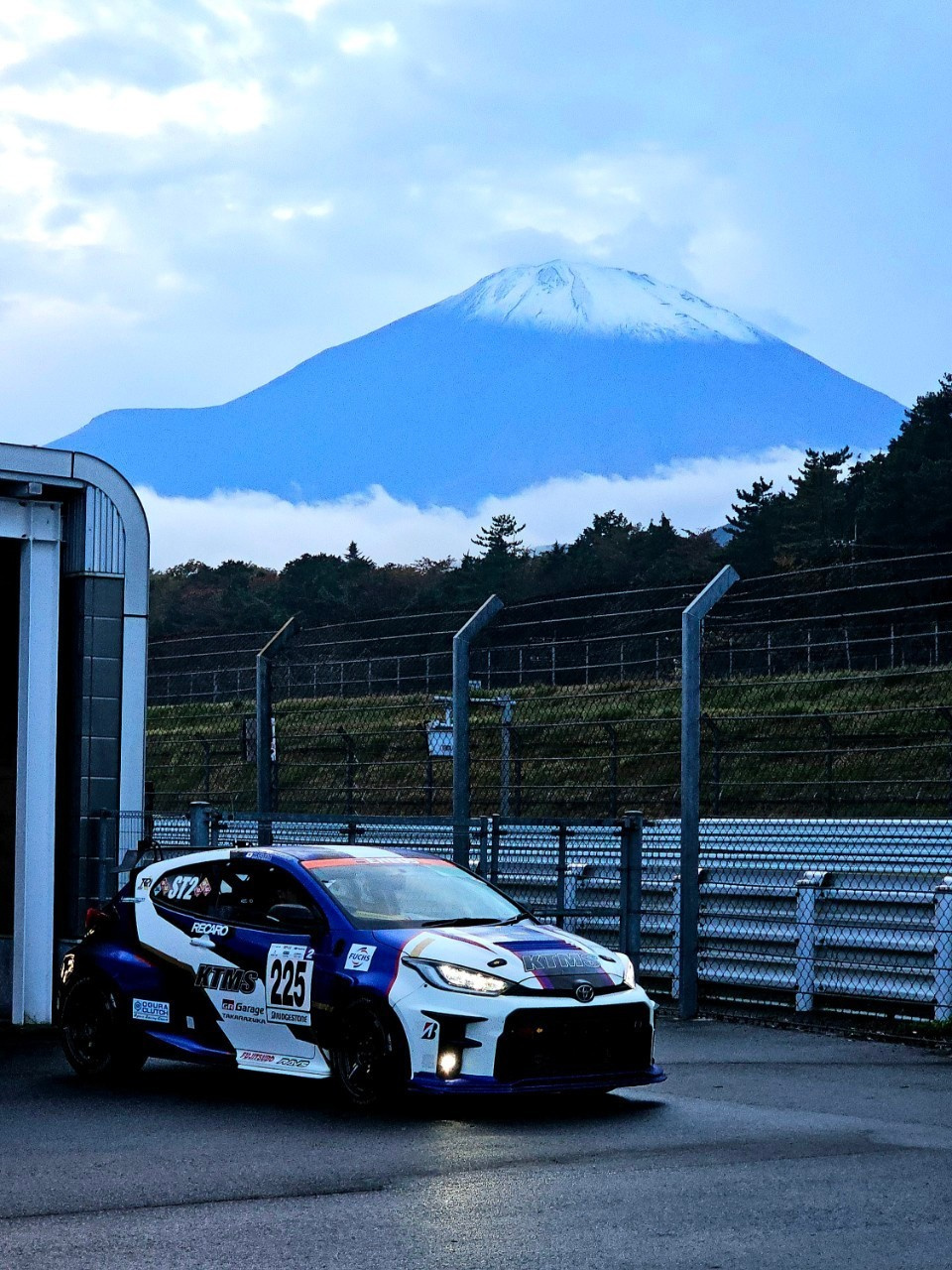 line_album_2024__rd.7_fuji_4h_241119_76.jpg